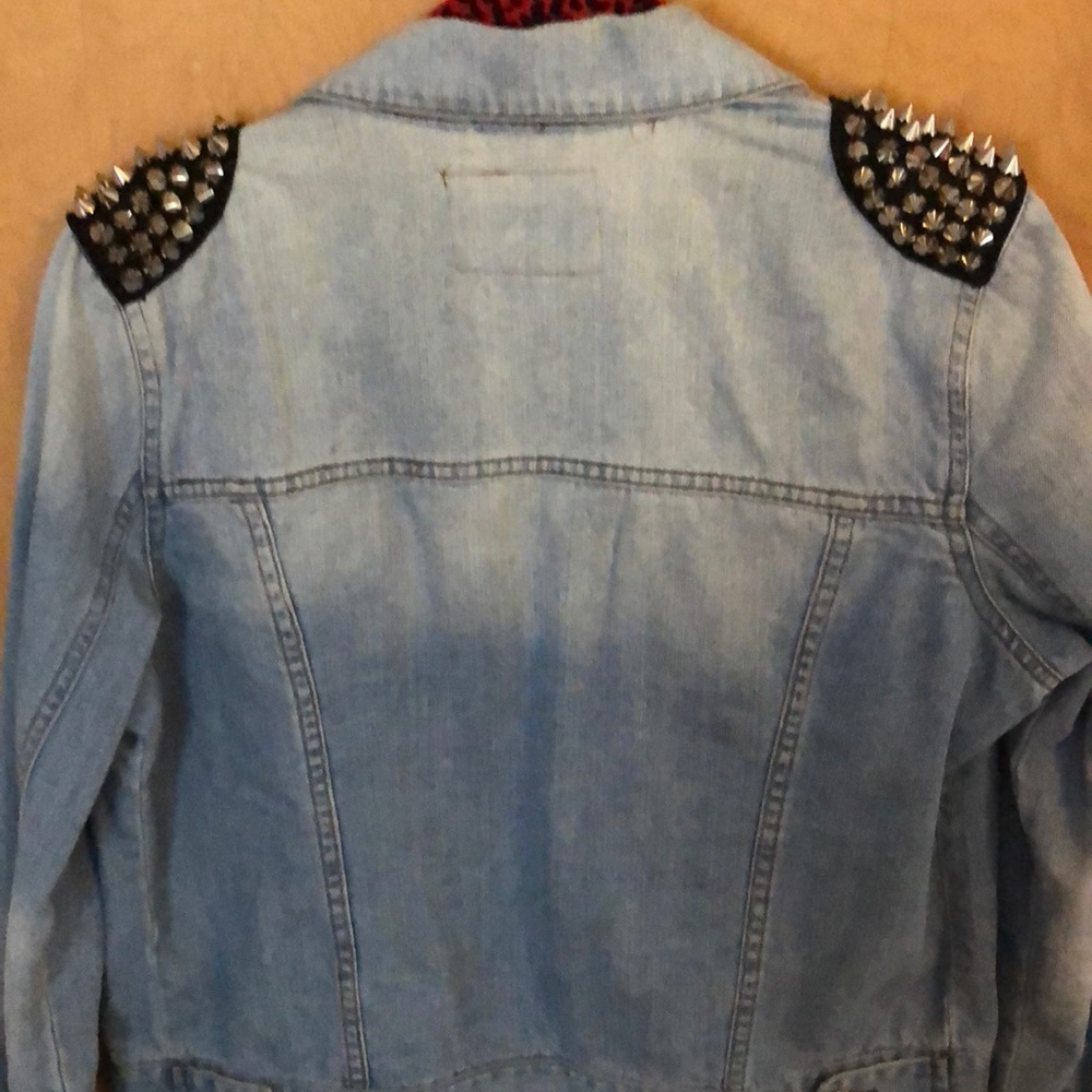 Jean jacket - Picture 2 of 3